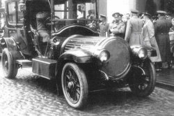 Автопарк Николая II насчитывал более 20 личных машин.